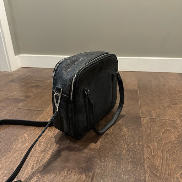 Matt & Nat | PAIR VEGAN CROSSBODY BAG - PURITY - Picture 3 of 6